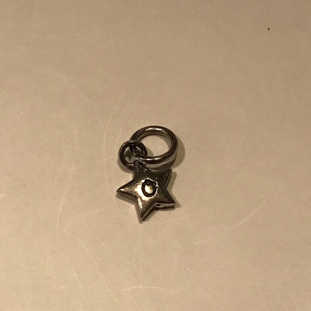 Star charm dangle - Picture 2 of 2